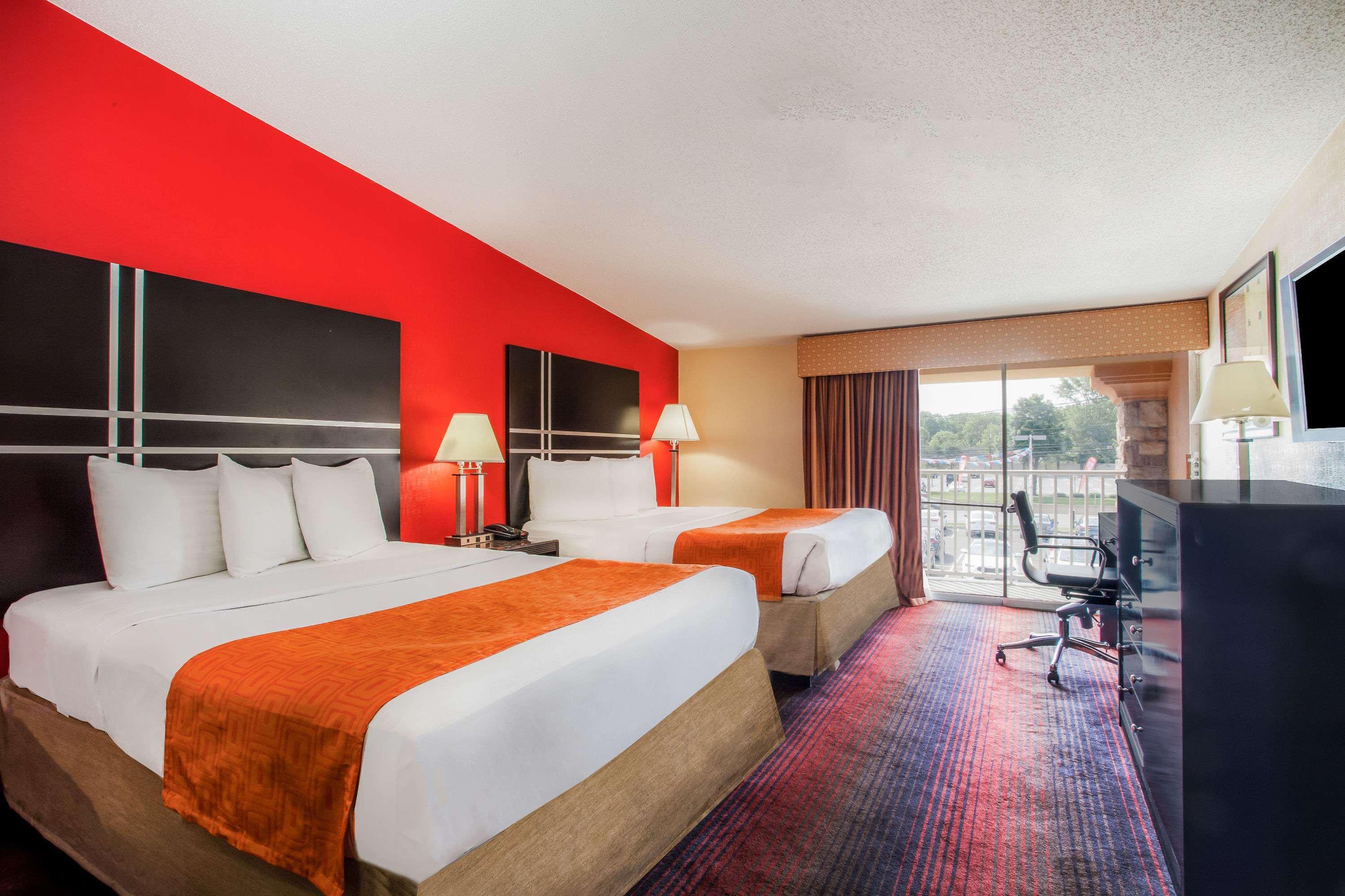 Howard Johnson By Wyndham North Plainfield Exterior photo